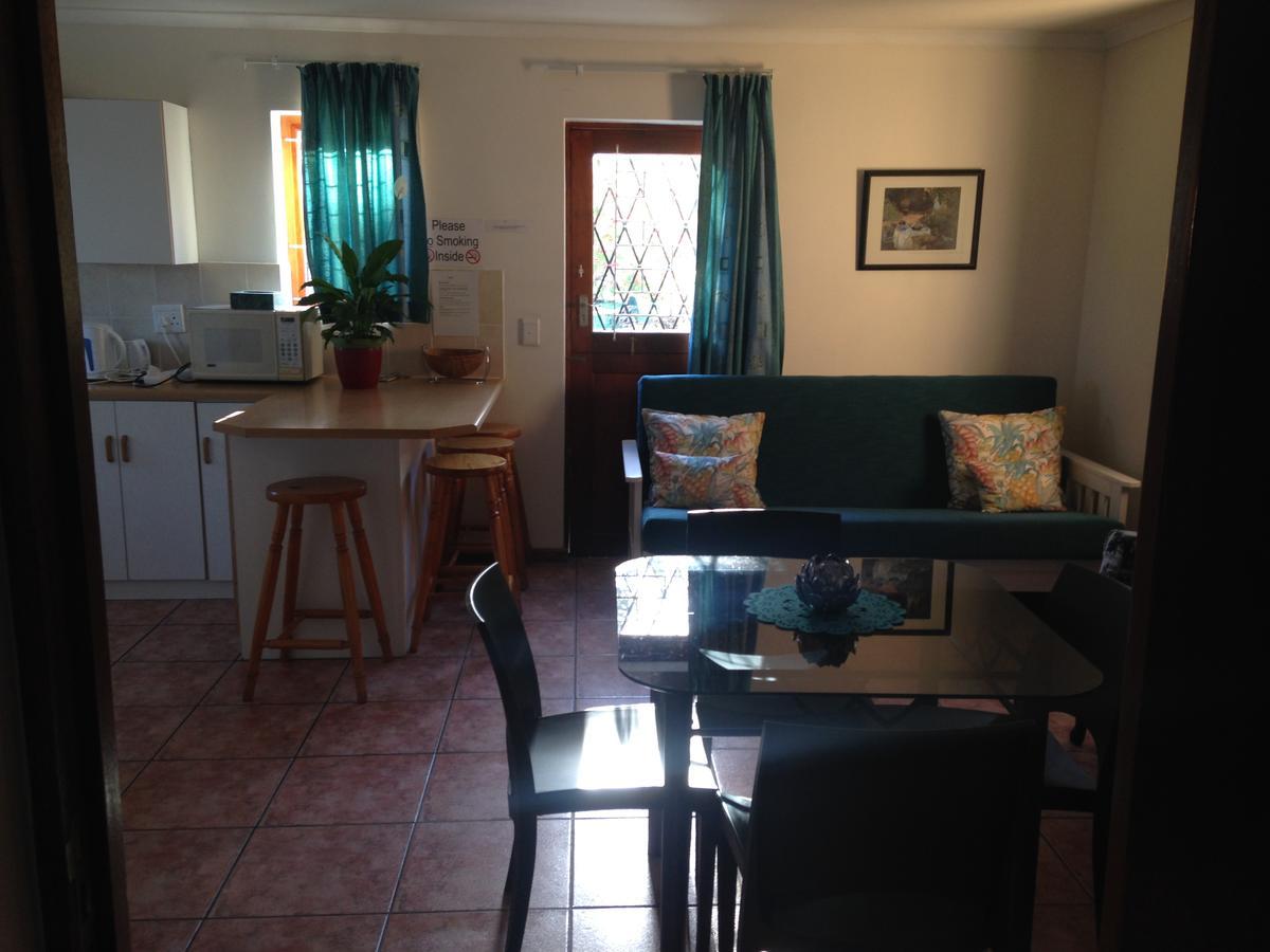 Blue Fern Of Knysna Bed and Breakfast Exteriör bild
